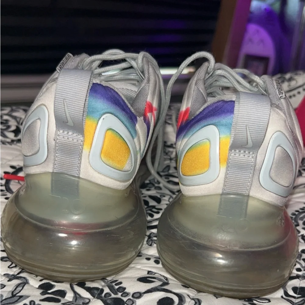 Nike Air Max 720 AR9293-011 Airbrush Running Shoes Grey/Rainbow Men's Size 9
